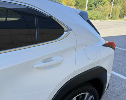 Білий Лексус UX, об'ємом двигуна 1.99 л та пробігом 86 тис. км за 23400 $, фото 9 на Automoto.ua