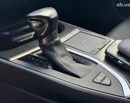 Білий Лексус UX, об'ємом двигуна 2 л та пробігом 70 тис. км за 25940 $, фото 15 на Automoto.ua