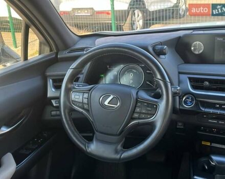Белый Лексус UX, объемом двигателя 1.99 л и пробегом 14 тыс. км за 32000 $, фото 14 на Automoto.ua