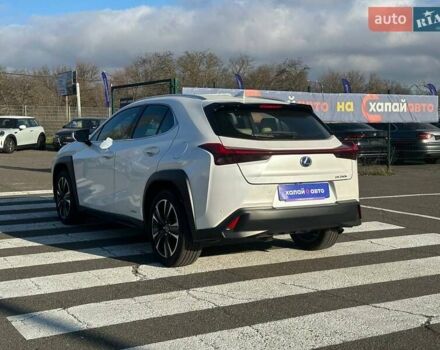 Белый Лексус UX, объемом двигателя 1.99 л и пробегом 14 тыс. км за 32000 $, фото 5 на Automoto.ua