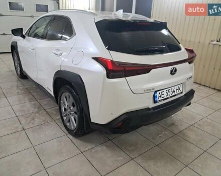 Білий Лексус UX, об'ємом двигуна 1.99 л та пробігом 29 тис. км за 34200 $, фото 9 на Automoto.ua