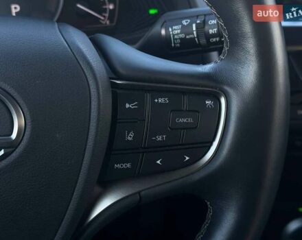 Белый Лексус UX, объемом двигателя 1.99 л и пробегом 14 тыс. км за 32000 $, фото 15 на Automoto.ua