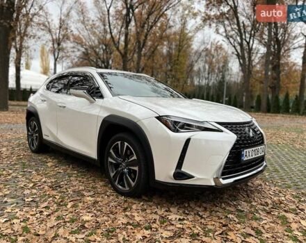 Белый Лексус UX, объемом двигателя 1.97 л и пробегом 87 тыс. км за 26000 $, фото 6 на Automoto.ua