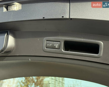 Білий Лексус UX, об'ємом двигуна 1.99 л та пробігом 22 тис. км за 29400 $, фото 17 на Automoto.ua