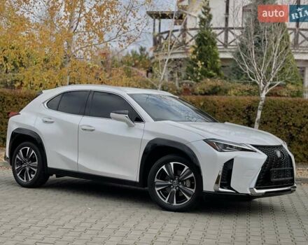 Белый Лексус UX, объемом двигателя 2 л и пробегом 72 тыс. км за 27900 $, фото 11 на Automoto.ua