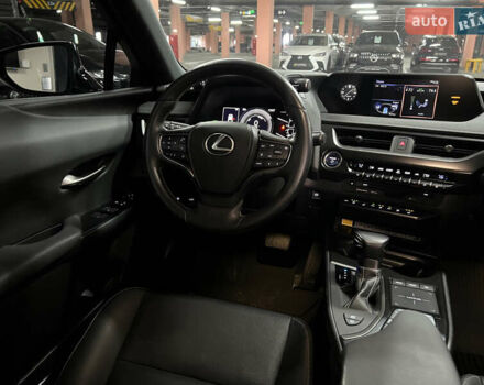 Білий Лексус UX, об'ємом двигуна 1.99 л та пробігом 22 тис. км за 29400 $, фото 37 на Automoto.ua