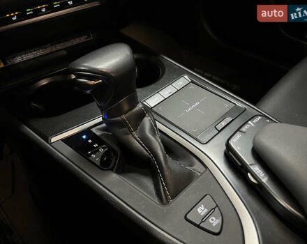 Білий Лексус UX, об'ємом двигуна 1.99 л та пробігом 22 тис. км за 29400 $, фото 32 на Automoto.ua