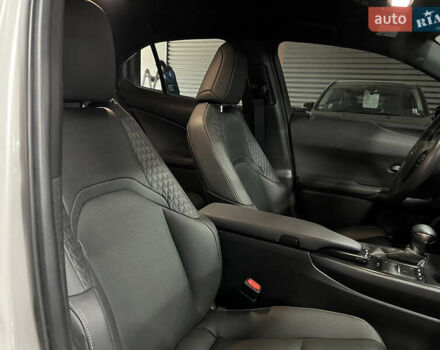 Білий Лексус UX, об'ємом двигуна 1.99 л та пробігом 22 тис. км за 29400 $, фото 34 на Automoto.ua