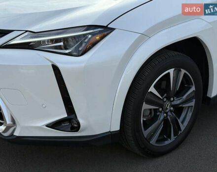 Білий Лексус UX, об'ємом двигуна 1.99 л та пробігом 22 тис. км за 29400 $, фото 9 на Automoto.ua