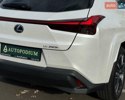 Білий Лексус UX, об'ємом двигуна 1.99 л та пробігом 22 тис. км за 29400 $, фото 15 на Automoto.ua