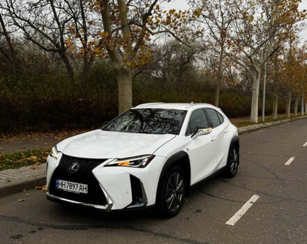 Белый Лексус UX, объемом двигателя 2 л и пробегом 56 тыс. км за 32000 $, фото 4 на Automoto.ua