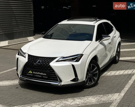 Білий Лексус UX, об'ємом двигуна 2 л та пробігом 22 тис. км за 30200 $, фото 2 на Automoto.ua