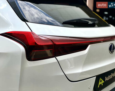 Білий Лексус UX, об'ємом двигуна 2 л та пробігом 22 тис. км за 30200 $, фото 21 на Automoto.ua