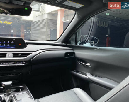 Білий Лексус UX, об'ємом двигуна 2 л та пробігом 22 тис. км за 30200 $, фото 52 на Automoto.ua