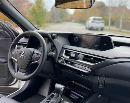 Белый Лексус UX, объемом двигателя 2 л и пробегом 72 тыс. км за 27900 $, фото 18 на Automoto.ua
