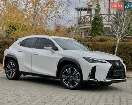 Белый Лексус UX, объемом двигателя 2 л и пробегом 72 тыс. км за 27900 $, фото 10 на Automoto.ua