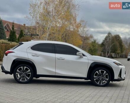 Белый Лексус UX, объемом двигателя 2 л и пробегом 72 тыс. км за 27900 $, фото 13 на Automoto.ua