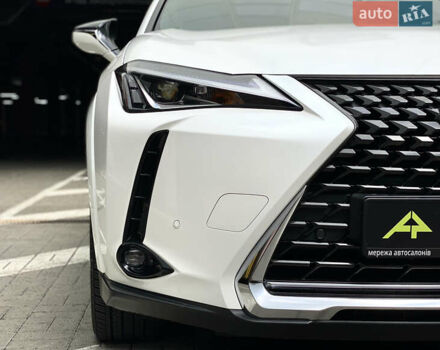 Білий Лексус UX, об'ємом двигуна 2 л та пробігом 22 тис. км за 30200 $, фото 12 на Automoto.ua