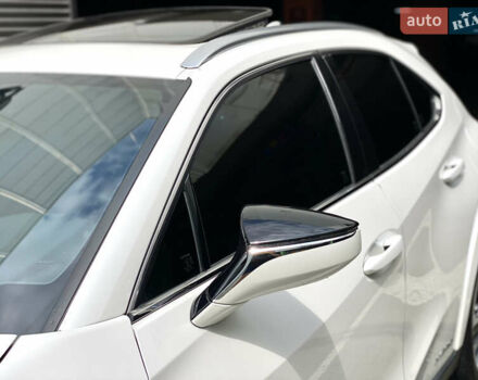 Білий Лексус UX, об'ємом двигуна 2 л та пробігом 22 тис. км за 30200 $, фото 16 на Automoto.ua