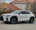 Белый Лексус UX, объемом двигателя 2 л и пробегом 72 тыс. км за 27900 $, фото 2 на Automoto.ua