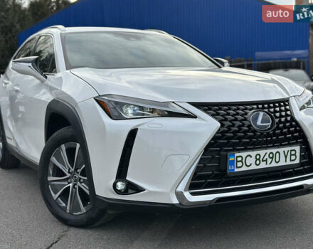 Білий Лексус UX, об'ємом двигуна 0 л та пробігом 27 тис. км за 24087 $, фото 1 на Automoto.ua