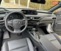 Белый Лексус UX, объемом двигателя 2 л и пробегом 72 тыс. км за 27900 $, фото 26 на Automoto.ua