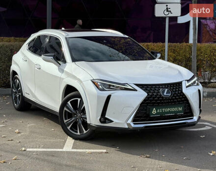 Білий Лексус UX, об'ємом двигуна 1.99 л та пробігом 22 тис. км за 29400 $, фото 1 на Automoto.ua