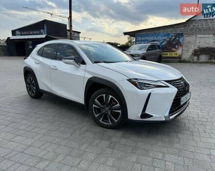 Белый Лексус UX, объемом двигателя 2 л и пробегом 21 тыс. км за 25900 $, фото 4 на Automoto.ua