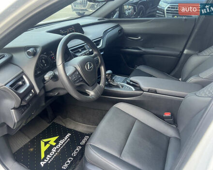 Белый Лексус UX, объемом двигателя 2 л и пробегом 20 тыс. км за 31500 $, фото 16 на Automoto.ua