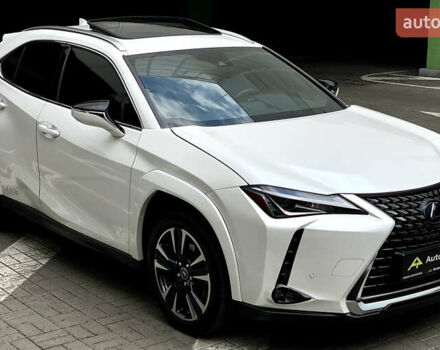 Білий Лексус UX, об'ємом двигуна 2 л та пробігом 22 тис. км за 30200 $, фото 4 на Automoto.ua