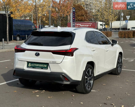 Білий Лексус UX, об'ємом двигуна 1.99 л та пробігом 22 тис. км за 29400 $, фото 12 на Automoto.ua