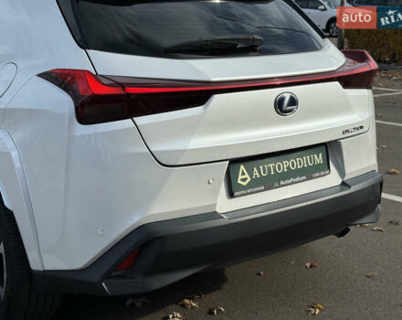 Білий Лексус UX, об'ємом двигуна 1.99 л та пробігом 22 тис. км за 29400 $, фото 14 на Automoto.ua