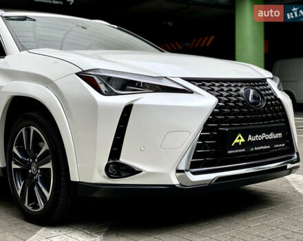Білий Лексус UX, об'ємом двигуна 2 л та пробігом 22 тис. км за 30200 $, фото 10 на Automoto.ua
