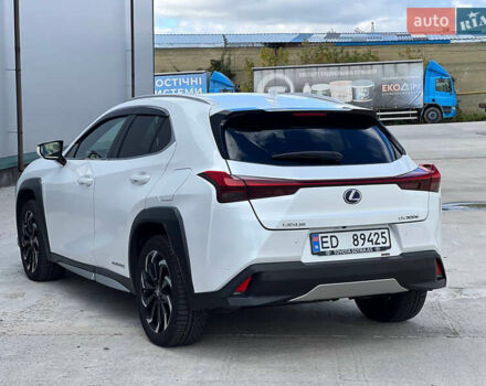 Белый Лексус UX, объемом двигателя 0 л и пробегом 75 тыс. км за 22000 $, фото 5 на Automoto.ua