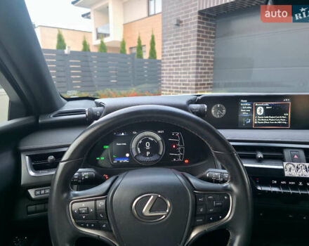 Білий Лексус UX, об'ємом двигуна 1.99 л та пробігом 68 тис. км за 34600 $, фото 21 на Automoto.ua