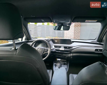 Білий Лексус UX, об'ємом двигуна 1.99 л та пробігом 68 тис. км за 34600 $, фото 17 на Automoto.ua