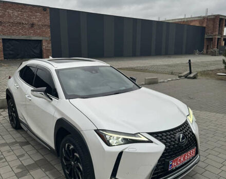 Білий Лексус UX, об'ємом двигуна 0 л та пробігом 75 тис. км за 25786 $, фото 1 на Automoto.ua