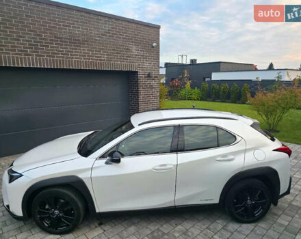 Лексус UX 2022 в Львове на Automoto.ua Белый Лексус UX, объемом двигателя 1.99 л и пробегом 68 тыс. км за 34990 $, фото 9 на Automoto.ua