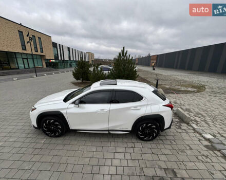 Білий Лексус UX, об'ємом двигуна 0 л та пробігом 75 тис. км за 25786 $, фото 21 на Automoto.ua