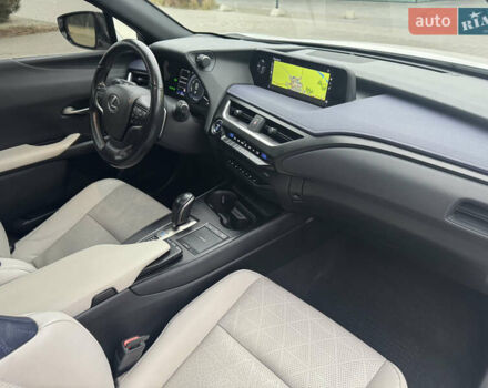 Білий Лексус UX, об'ємом двигуна 0 л та пробігом 75 тис. км за 25786 $, фото 31 на Automoto.ua
