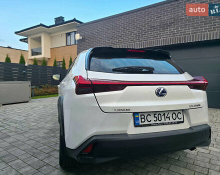 Лексус UX 2022 в Львове на Automoto.ua Белый Лексус UX, объемом двигателя 1.99 л и пробегом 68 тыс. км за 34990 $, фото 12 на Automoto.ua