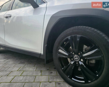 Білий Лексус UX, об'ємом двигуна 1.99 л та пробігом 68 тис. км за 34600 $, фото 6 на Automoto.ua
