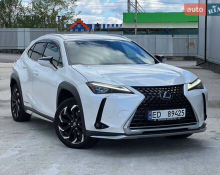 Белый Лексус UX, объемом двигателя 0 л и пробегом 75 тыс. км за 22000 $, фото 1 на Automoto.ua
