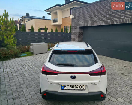 Лексус UX 2022 в Львове на Automoto.ua Белый Лексус UX, объемом двигателя 1.99 л и пробегом 68 тыс. км за 34990 $, фото 13 на Automoto.ua
