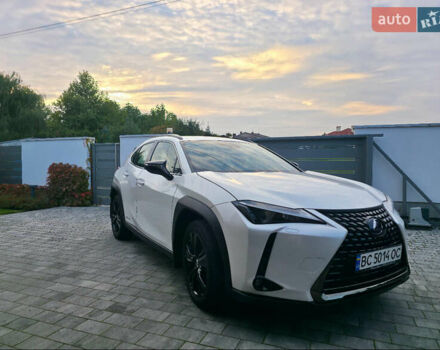 Лексус UX 2022 в Львове на Automoto.ua Белый Лексус UX, объемом двигателя 1.99 л и пробегом 68 тыс. км за 34990 $, фото 1 на Automoto.ua