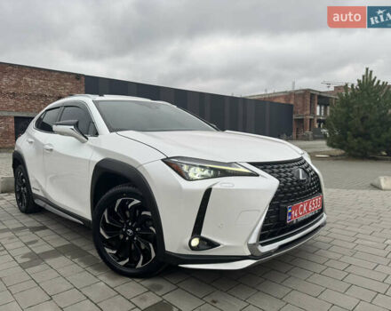 Білий Лексус UX, об'ємом двигуна 0 л та пробігом 75 тис. км за 25786 $, фото 6 на Automoto.ua