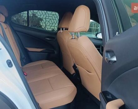 Білий Лексус UX, об'ємом двигуна 2 л та пробігом 32 тис. км за 38878 $, фото 6 на Automoto.ua