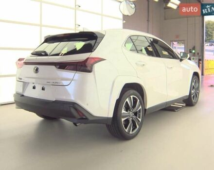 Белый Лексус UX, объемом двигателя 3 л и пробегом 60 тыс. км за 25000 $, фото 5 на Automoto.ua