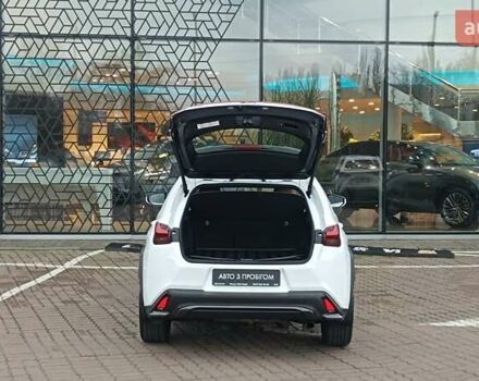 Білий Лексус UX, об'ємом двигуна 1.99 л та пробігом 28 тис. км за 41720 $, фото 9 на Automoto.ua