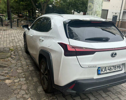 Білий Лексус UX, об'ємом двигуна 1.99 л та пробігом 22 тис. км за 35000 $, фото 5 на Automoto.ua
